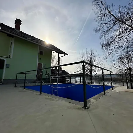 펜션 Vikendica Zlatni Dan *